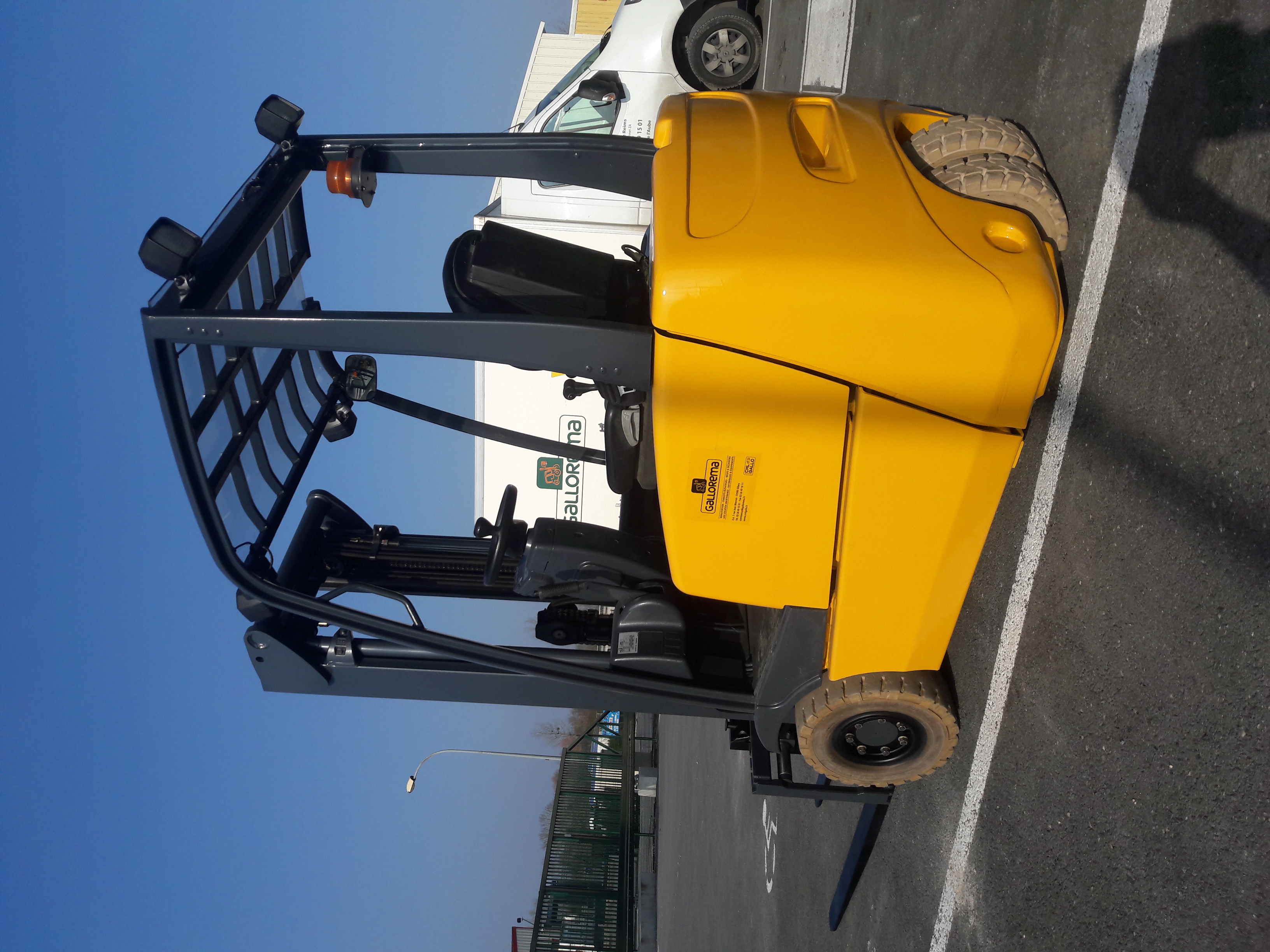 Rayonnage sur-mesure 51